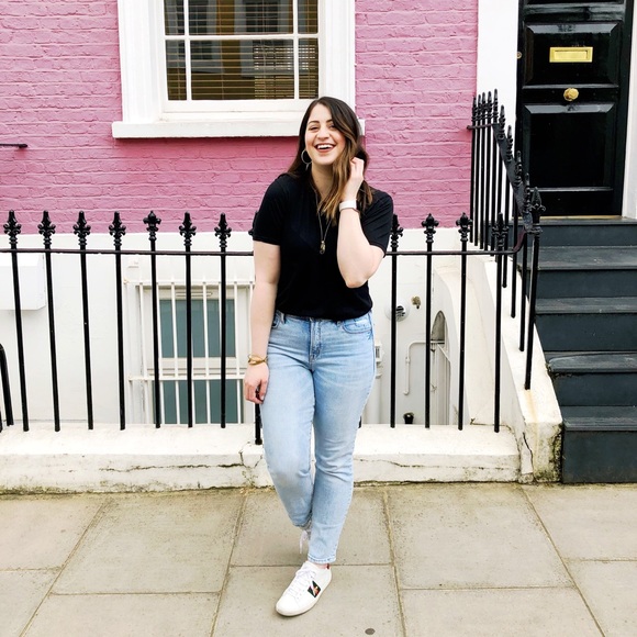 Meet your Posher, Shelby - Picture 4 of 7